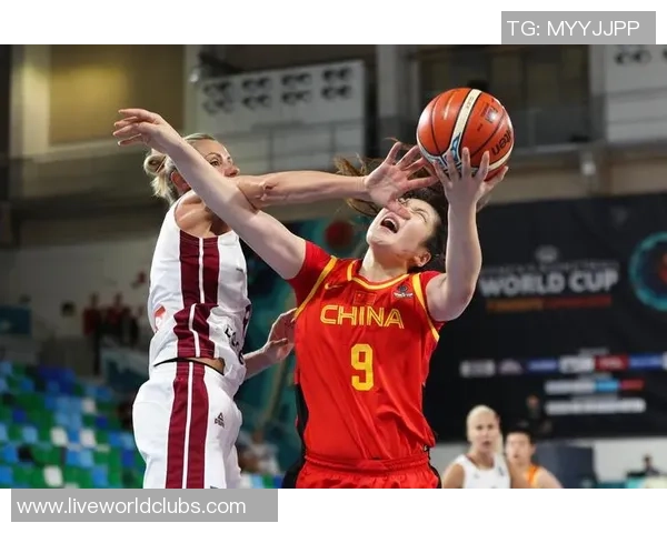 匈牙利女篮与拉脱维亚女篮激战正酣谁将赢得这场精彩对决
