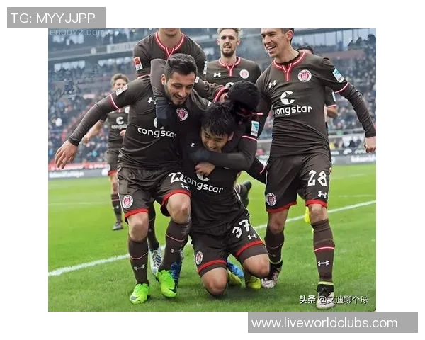 德里迪纳摩与加尔各答的激烈对决揭示足球魅力与团队精神的完美结合